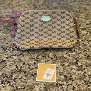 BRAND NEW Michael Kors Cindy LG Dome Crossbody in NAT/TULIP